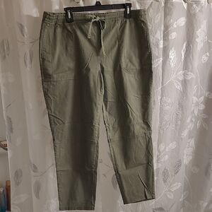 LOFT Green Cargo Pants Relaxed Fit
